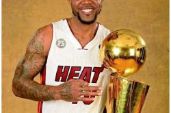 LOL决赛-篮板王重返巅峰，再登全明星宝座