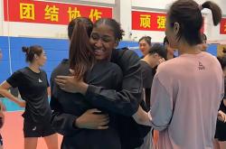 -排球赛后采访曝光，内幕引发热议