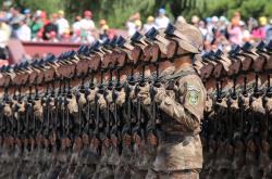 LOL赛事-精准制导，乔治的节奏魔术如何让灰熊完成对雄鹿的攻防碾压