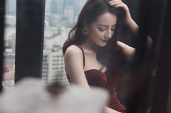 LOL赛事-约基奇持续制造杀伤，却难阻猛龙压哨绝杀上海队