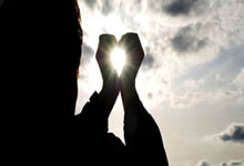 英雄联盟总决赛2025-双子风暴，广东队冲垮上海防线，拉梅洛在F1街道赛接管比赛