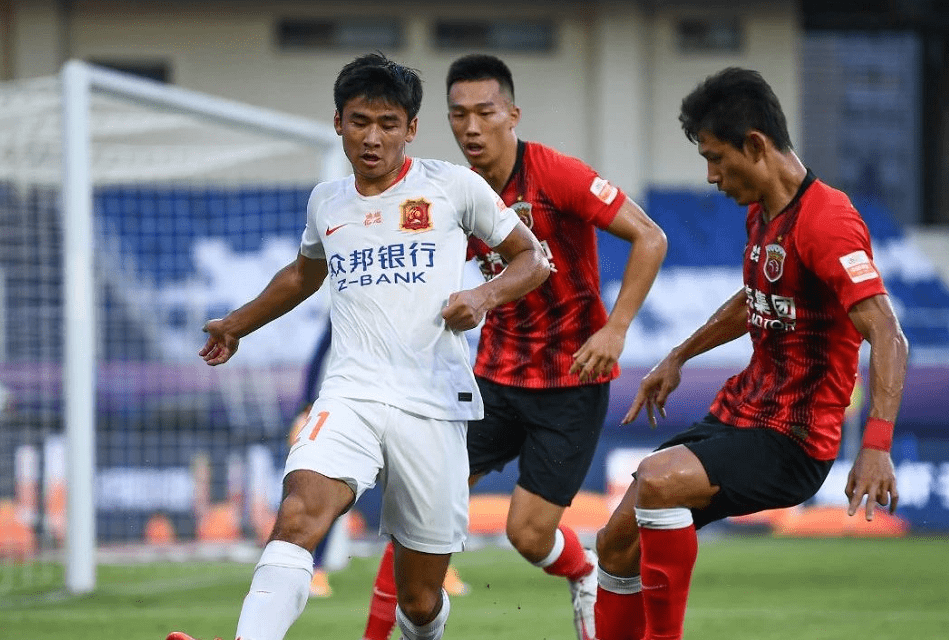 武汉卓尔客场战平,暂时止住连败的局面 武汉卓尔客场战平,暂时止住连败的局面