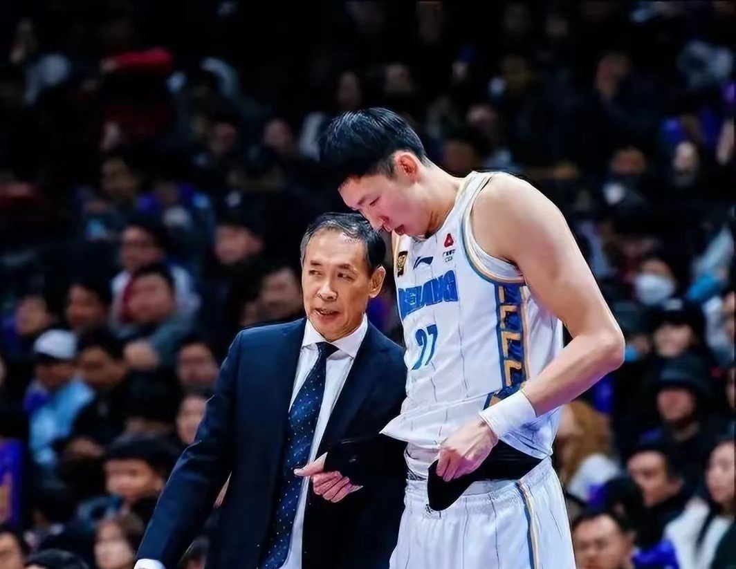 包含上海男篮客场对阵浙江队,争夺东部头名的词条 包含上海男篮客场对阵浙江队,争夺东部头名的词条