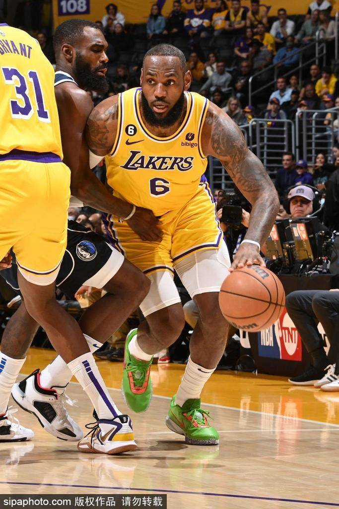 篮板王重返巅峰，再登全明星宝座