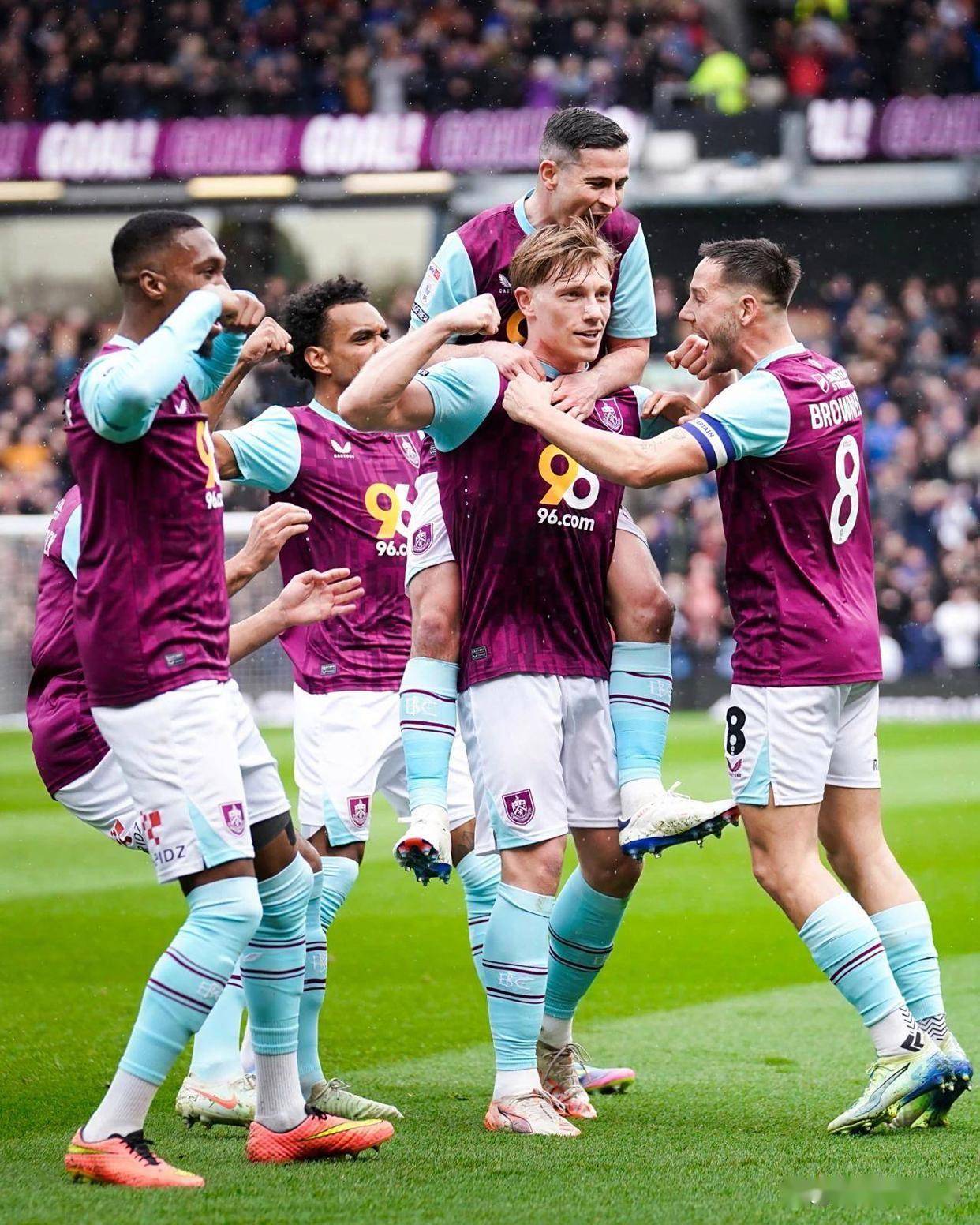 关于沃特福德战平伯恩利，英超降级之争更加激烈的信息