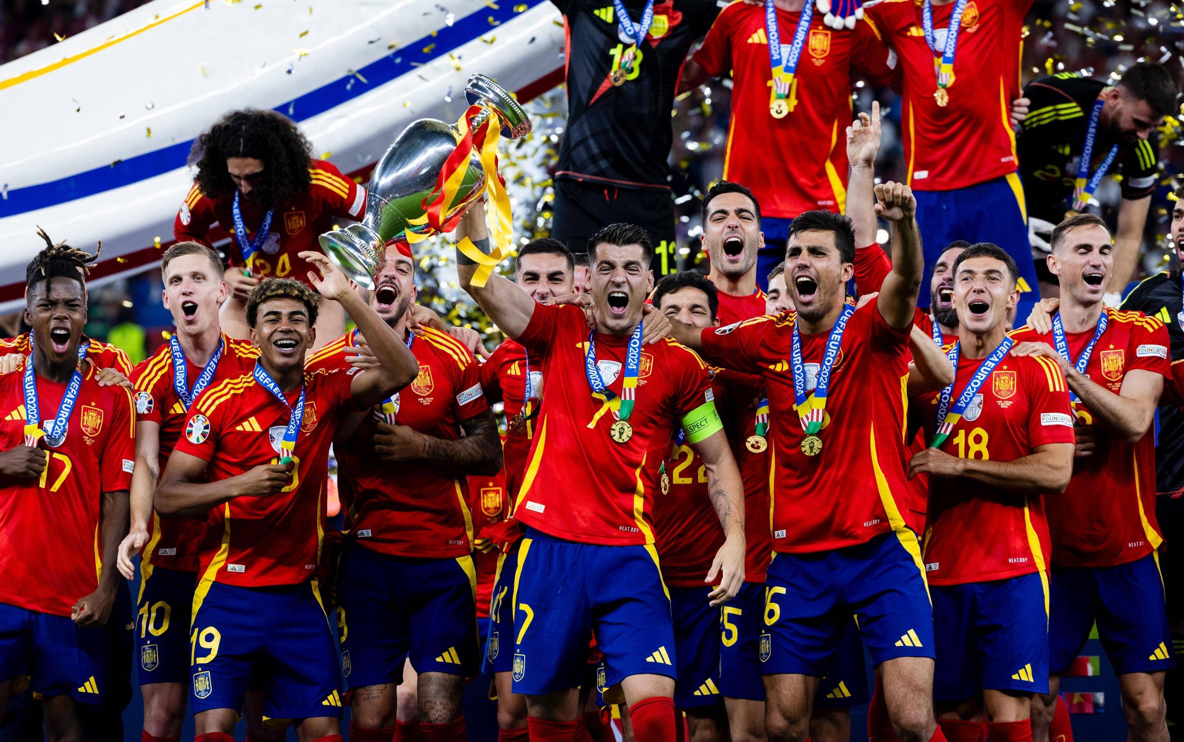 包含葡萄牙对阵奥地利，全队备战士气高昂的词条