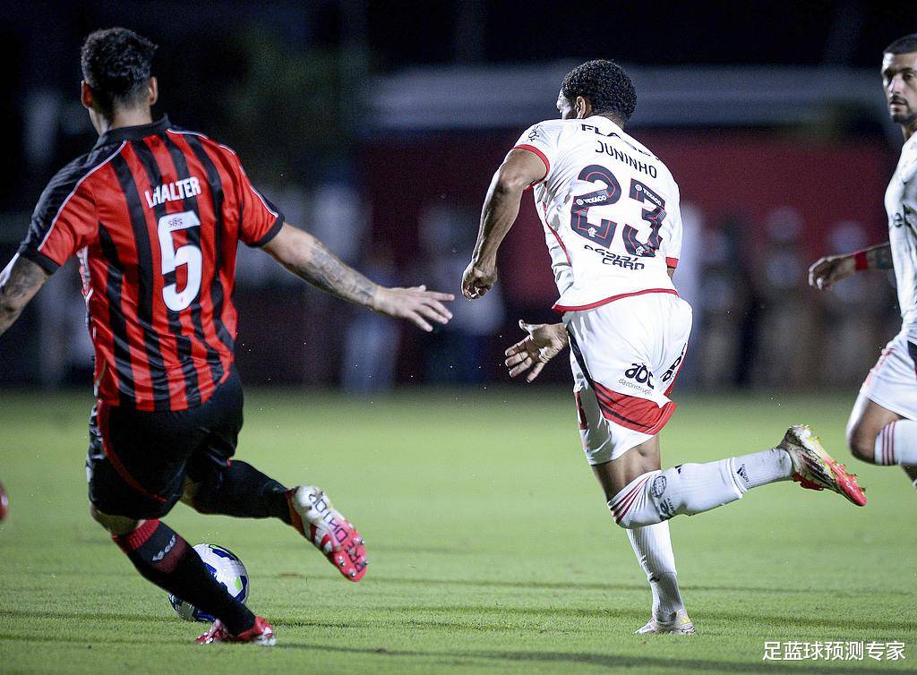 包含切尔西年轻锋线捣乱，球队进攻火力爆炸的词条