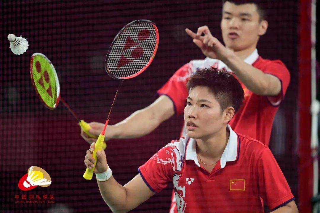 中国队横扫德国队，黄鸭组合点燃赛场