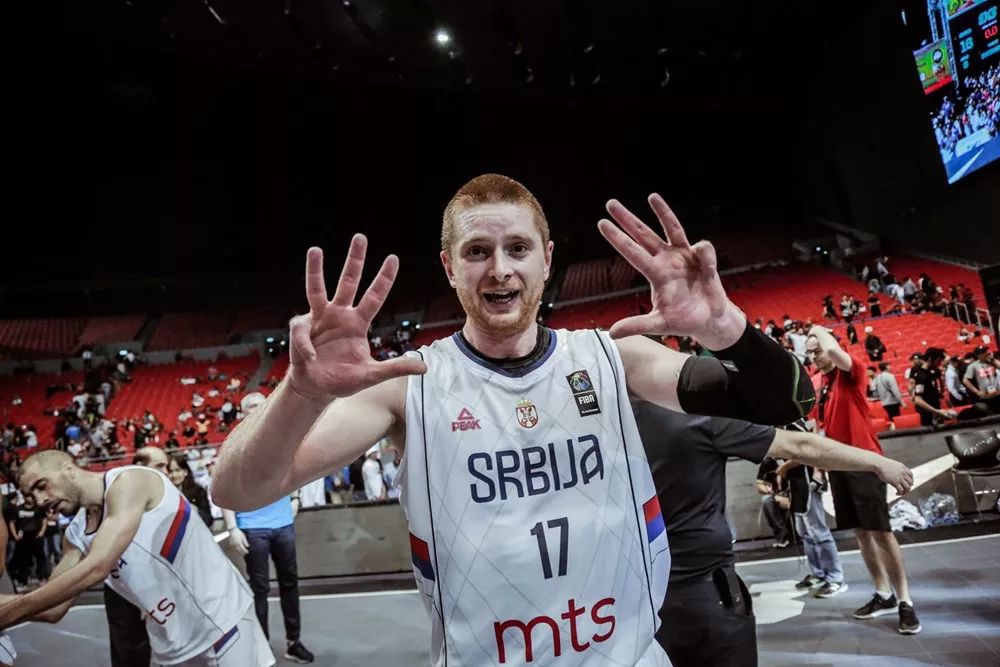 塞尔维亚队员再度获银牌，积累经验