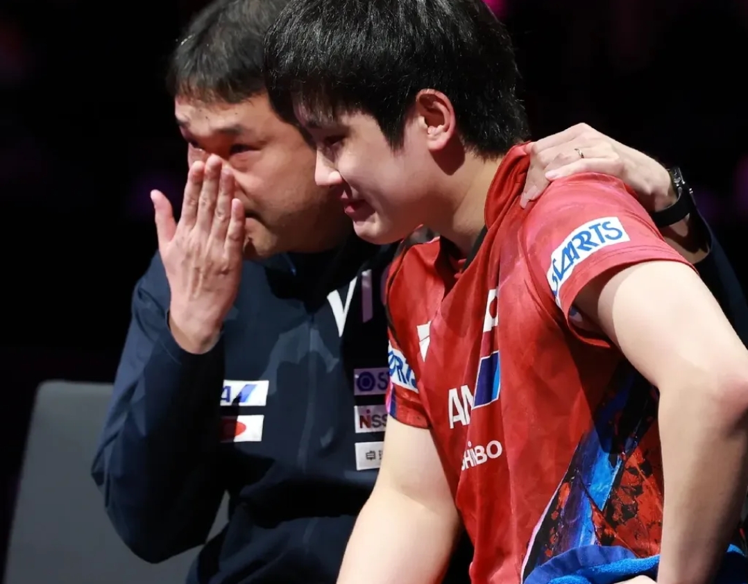 日本队碾压德国队,张本智和高光表现 日本队碾压德国队,张本智和高光表现