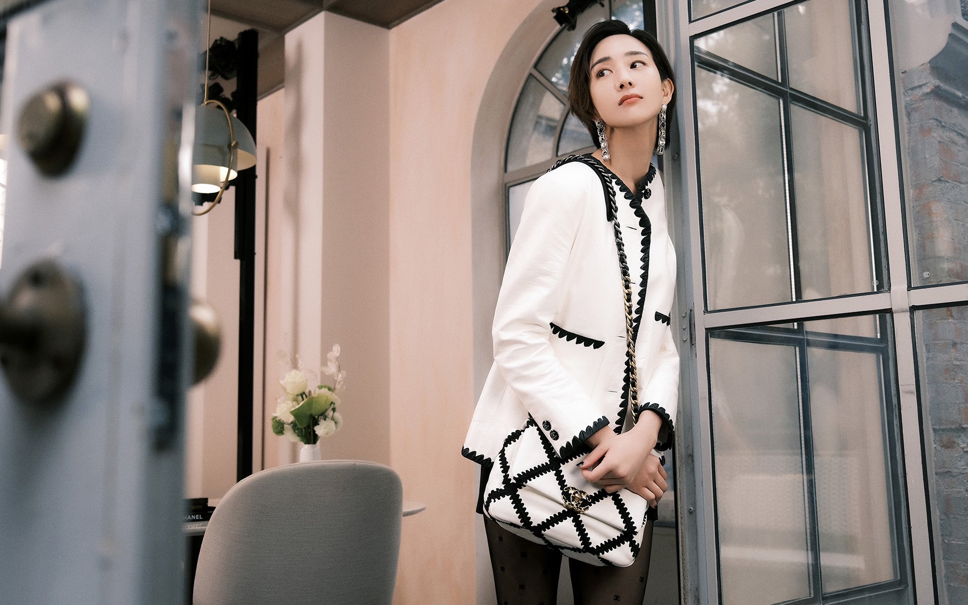 当足球战术遇上赛道风云，本泽马如何以皇马式压制接管F1争冠战